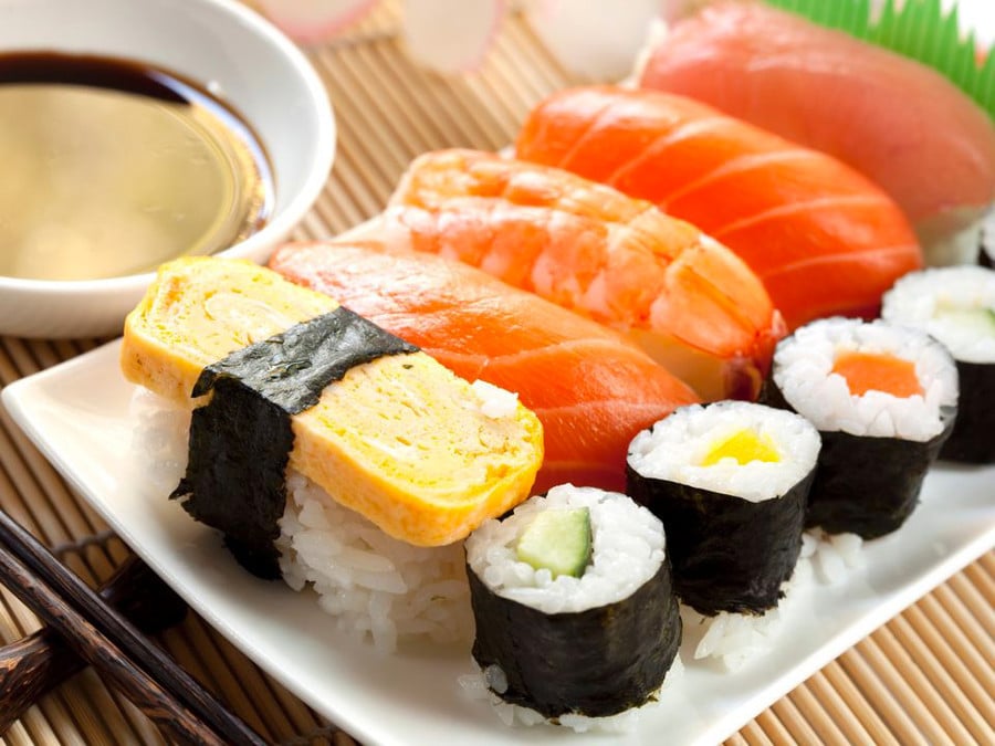 Tìm hiểu về nguồn gốc của sushi – niềm tự hào của văn hóa Nhật Bản - Chụp ảnh món ăn